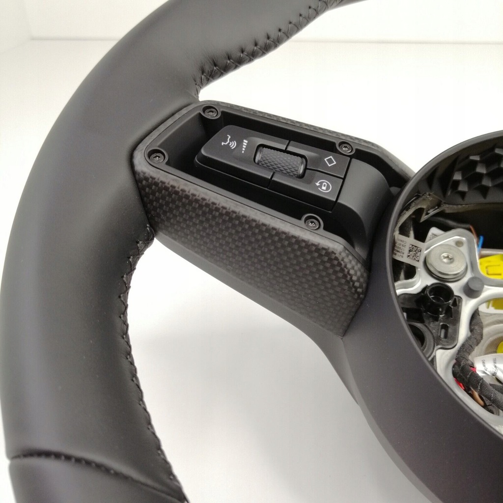 фото №6, Porsche taycan повітропровід czarna шкіра рамка карбон nowa fv 36cm