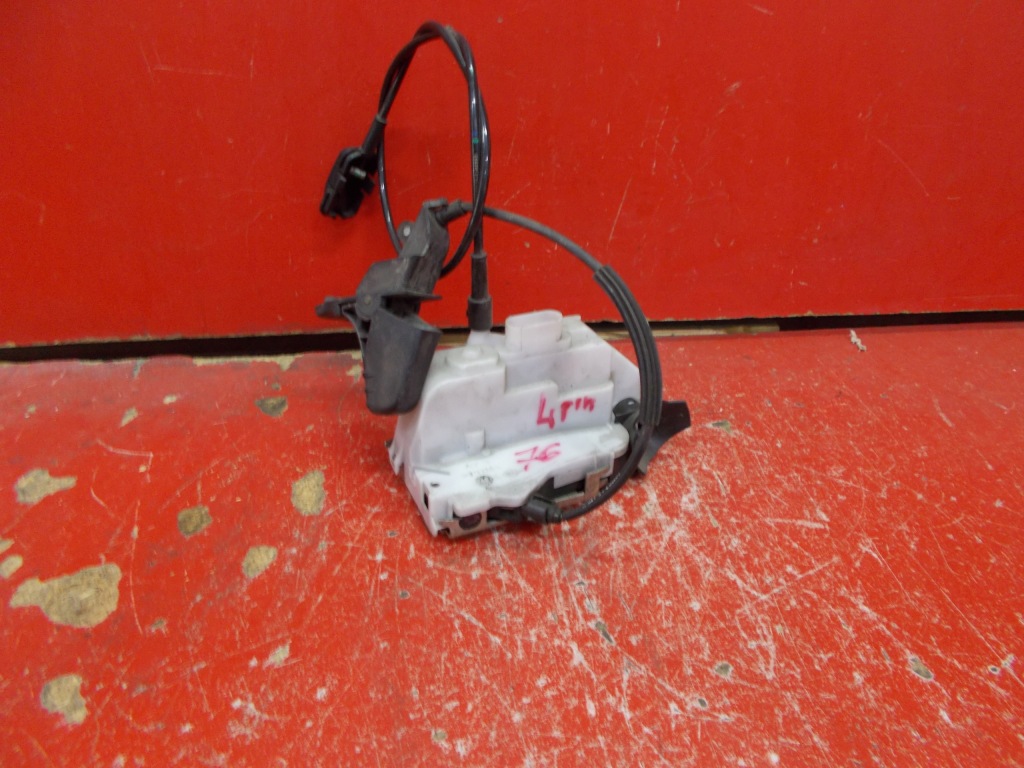 фото №1, Renault twingo ii 06-12 384978 замок дверь левый перед 4 pin