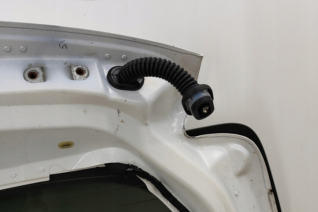 фото №6, Peugeot 208 крышка багажника задняя 9672664480