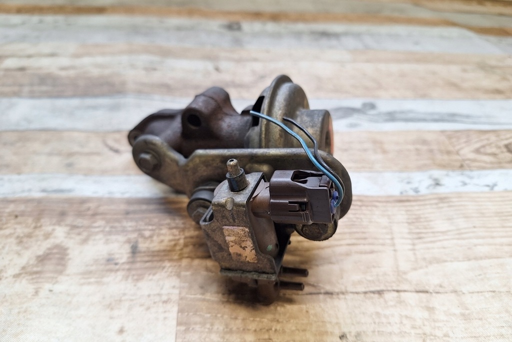 фото №6, Клапан egr toyota corolla verso _e12_ 2562027070 2.0l дизель 66kw 2003