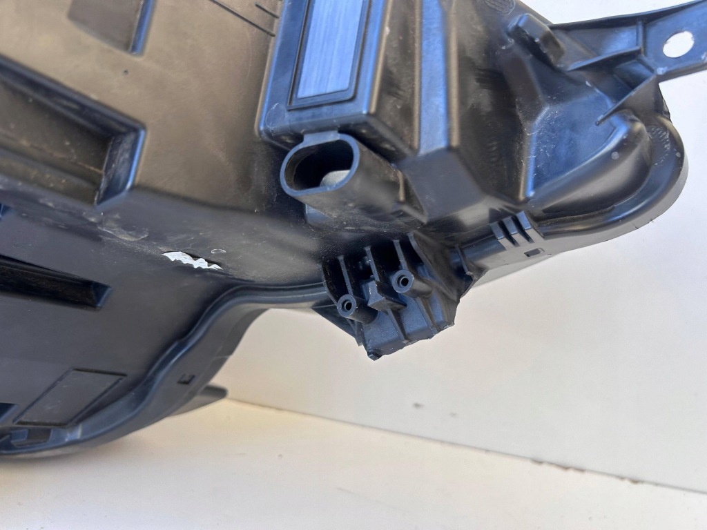 Renault megane рестайлинг  фара левый перед full led 260602024r Недорого