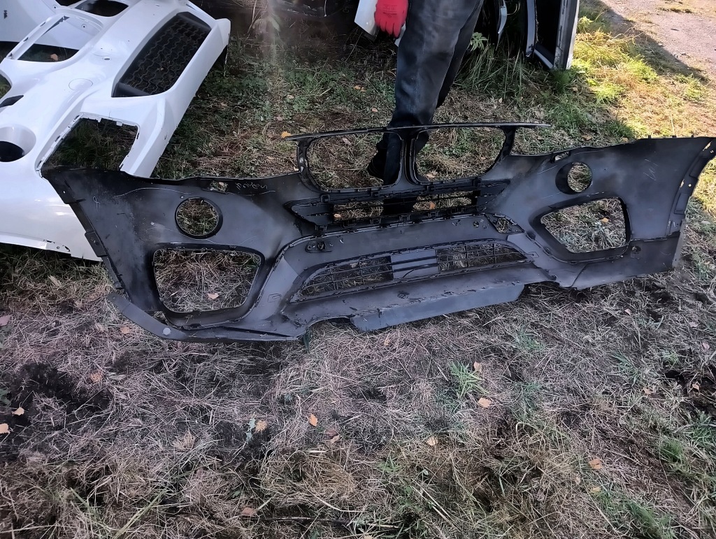 Bmw x3 f25 x4 f26 рестайлінг  lci бампер перед передній 7338543 7355040 в Україні