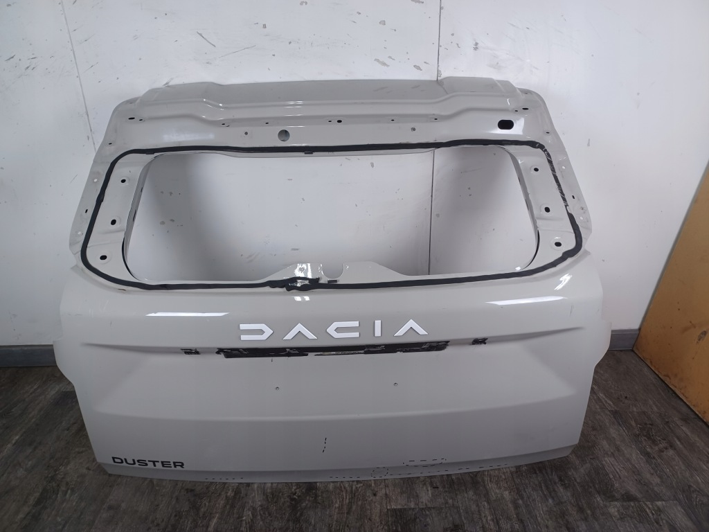 Купити Кришка багажника задній задня --- dacia duster 3 3 2023- --- кришка багажника ---