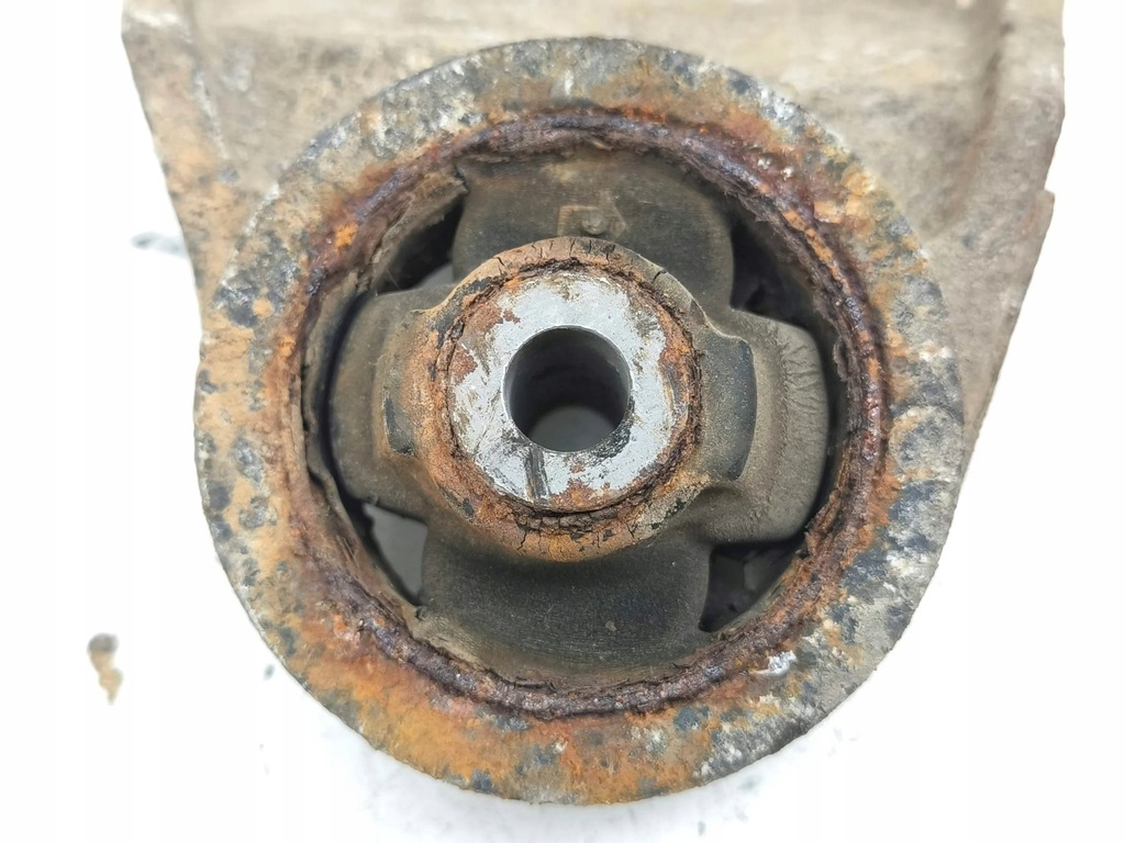 фото №8, Toyota rav 4 xa30 2006 кронштейн двигателя