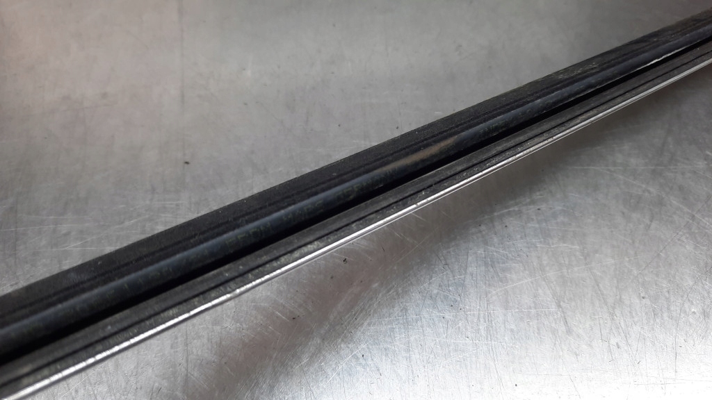 фото №11, Молдинг уплотнитель дверь перед 30661120/21 volvo s80 ii v70 iii xc70 ii