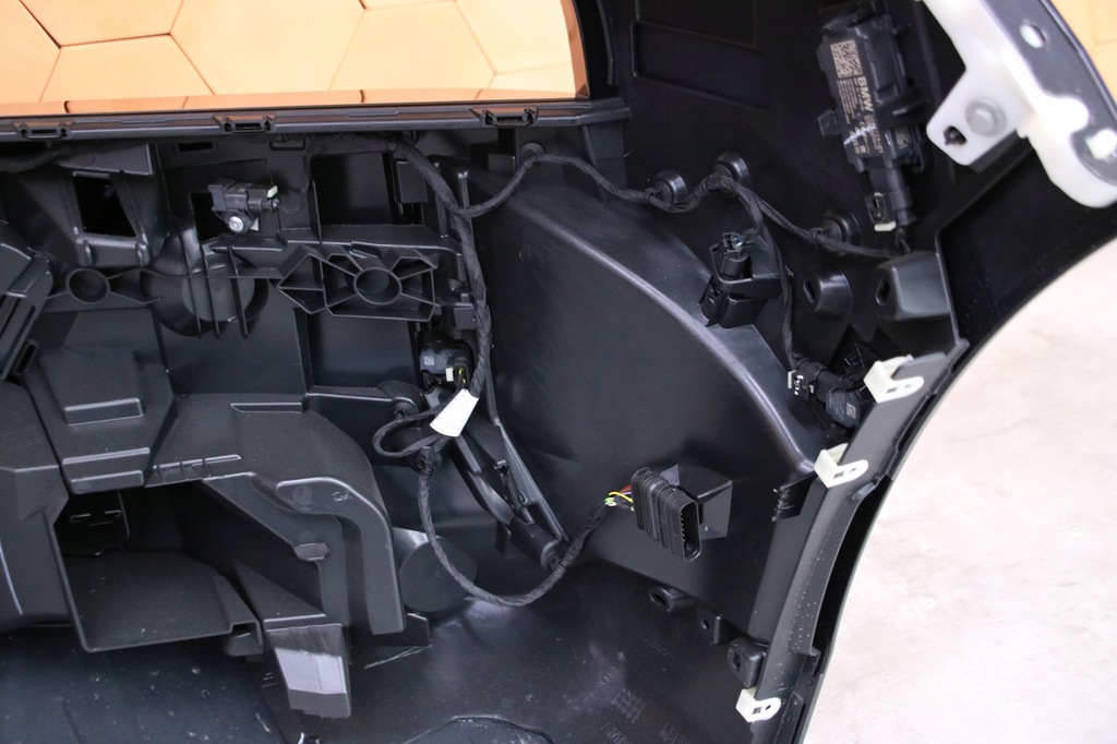 фото №9, Bmw 7 g70 i7 m-pakiet kompletny бампер перед передний 475 black sapphire