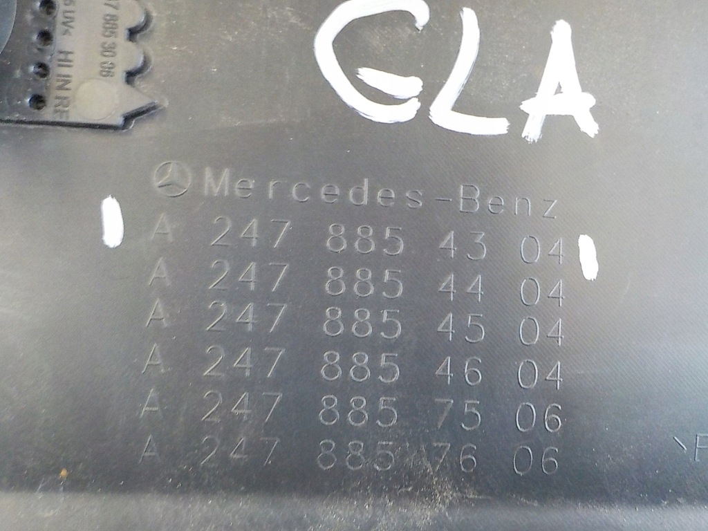 фото №12, Mercedes gla x247 amg накладка молдинг бампера задня