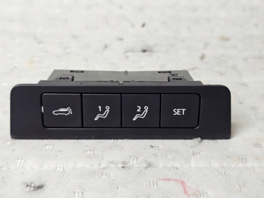 фото №1, Панель переключатель крышки памяти сиденья set mazda cx30 dfr766180