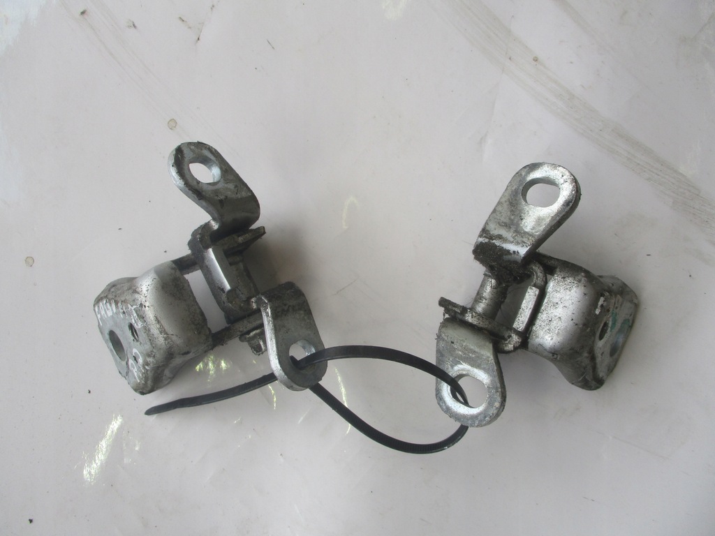 фото №1, Петля петлі двері перед передній правий комплект skoda fabia ii scout la7w