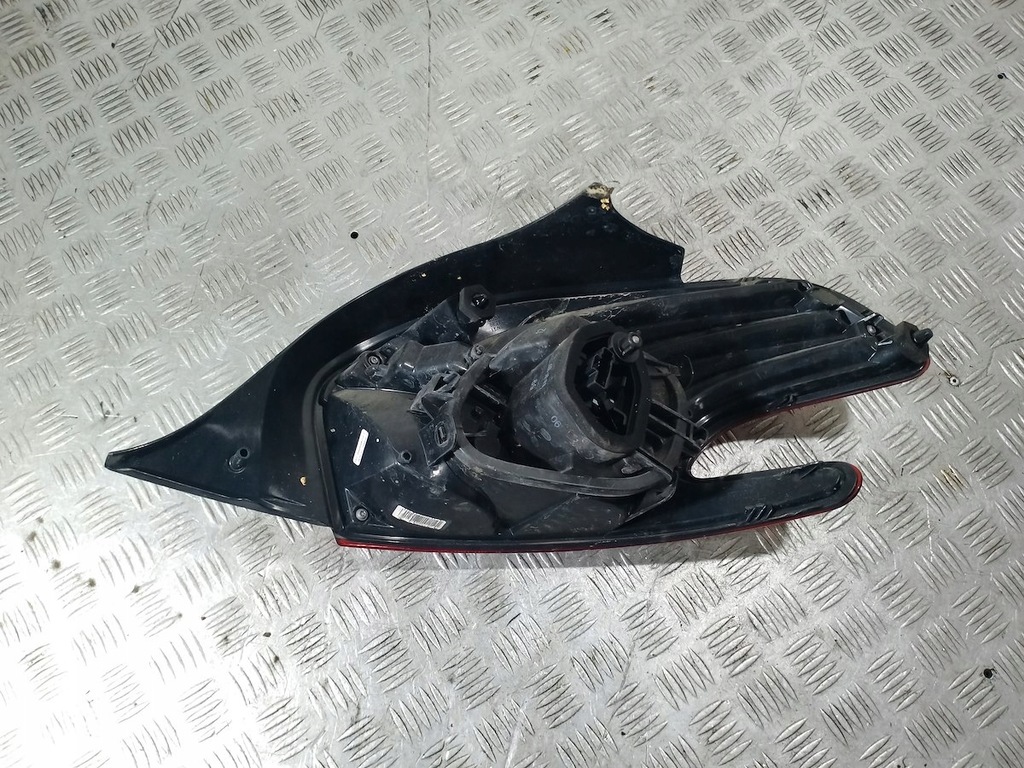 фото №4, Лампа задняя левая peugeot 208 хэтчбек