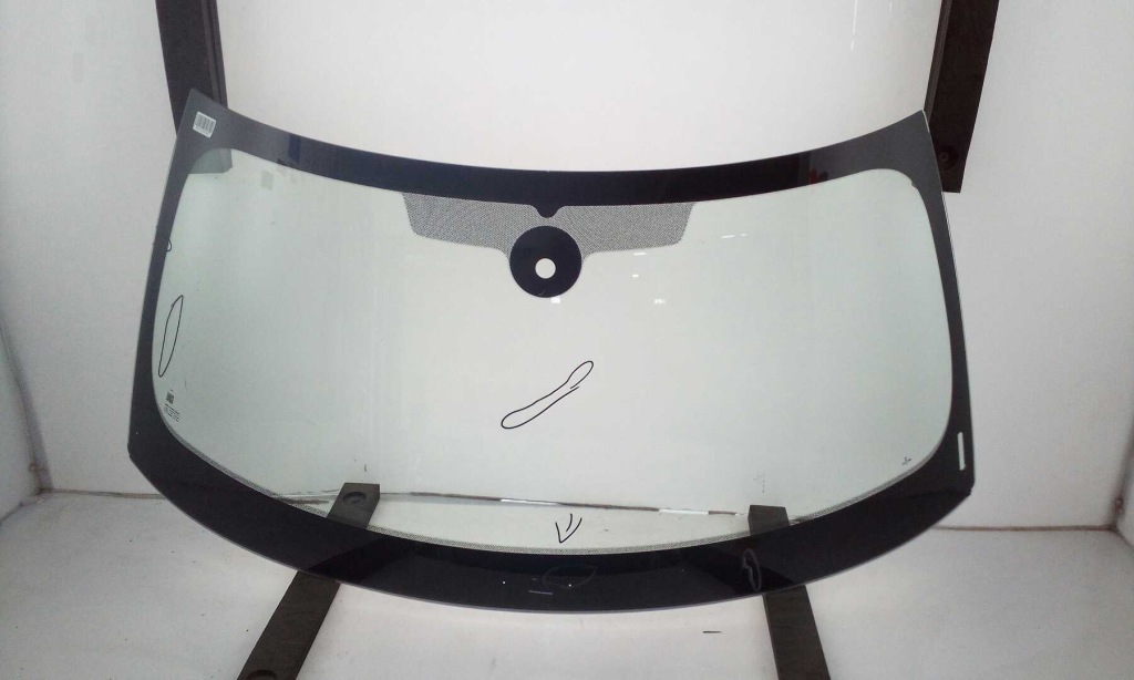 Стекло лобовое передняя bmw mini f55 / f56 / f57 2014- датчик зелёный новая Киев