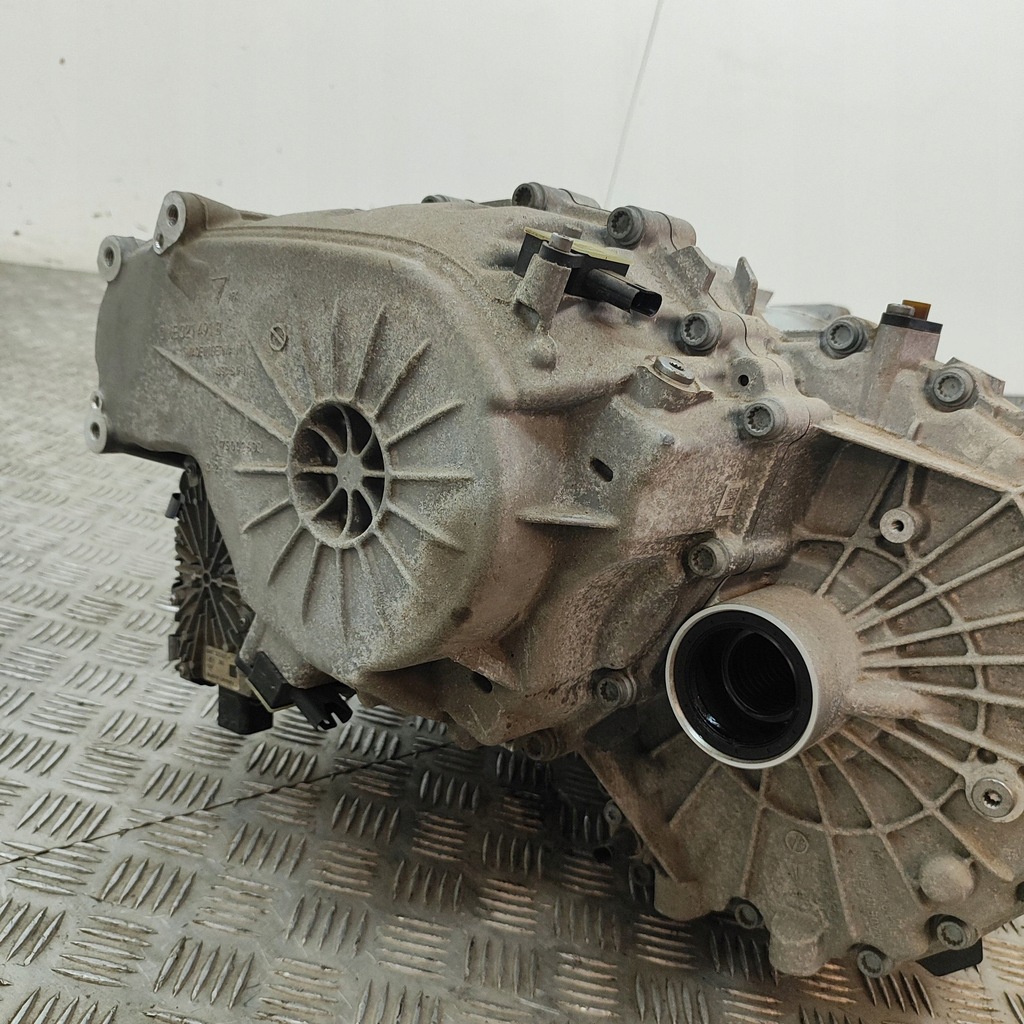 фото №9, Porsche taycan 9j1 2022 двигун