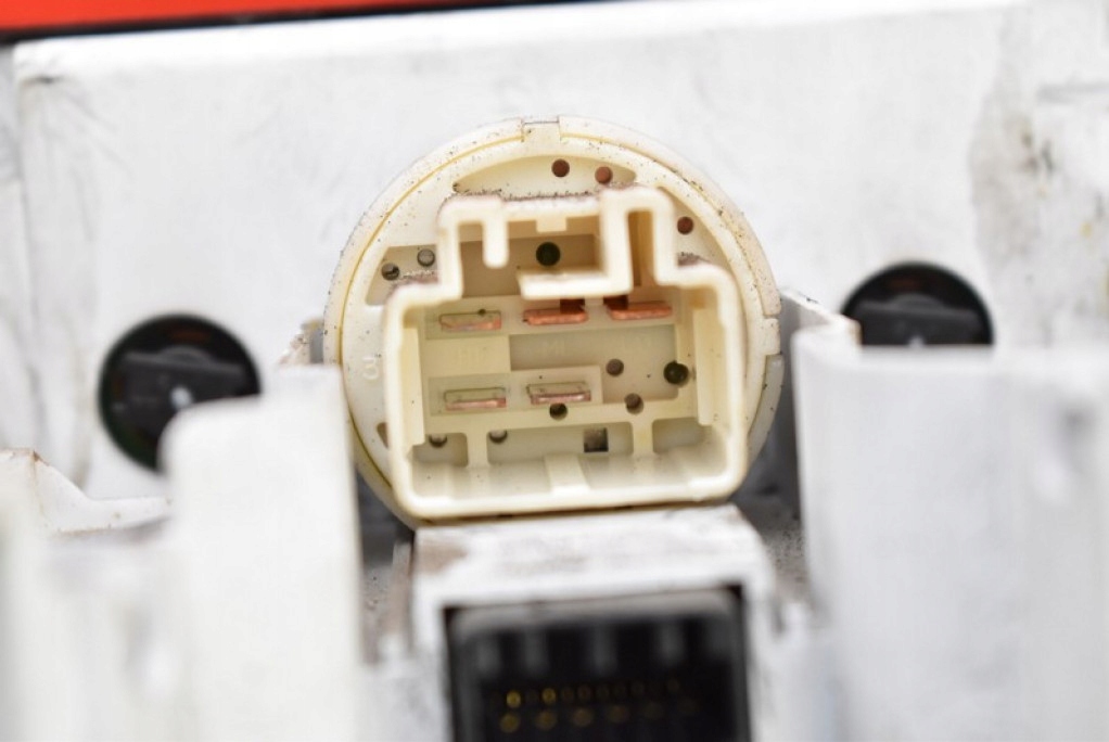 фото №8, Панель управление обдув кондиционер mazda mpv 2 ii 99-03