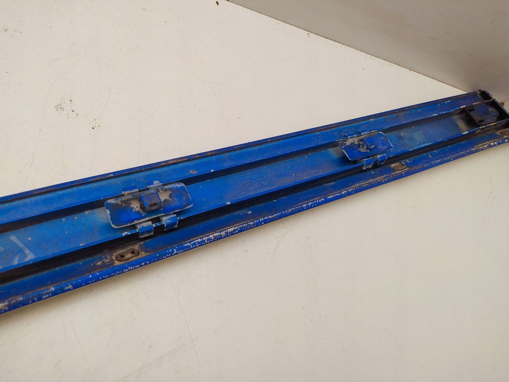 фото №10, Audi a8 s8 d2 4d 2001 перед сторона ліва молдинг двері передніх