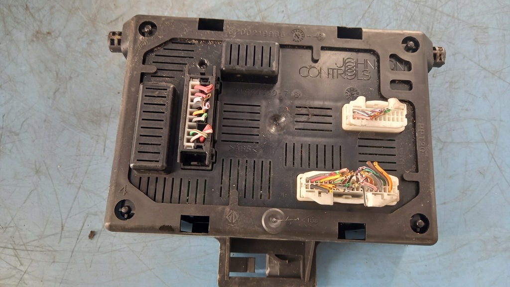 фото №2, Коробка запобіжників renault modus 1.5dci 04r