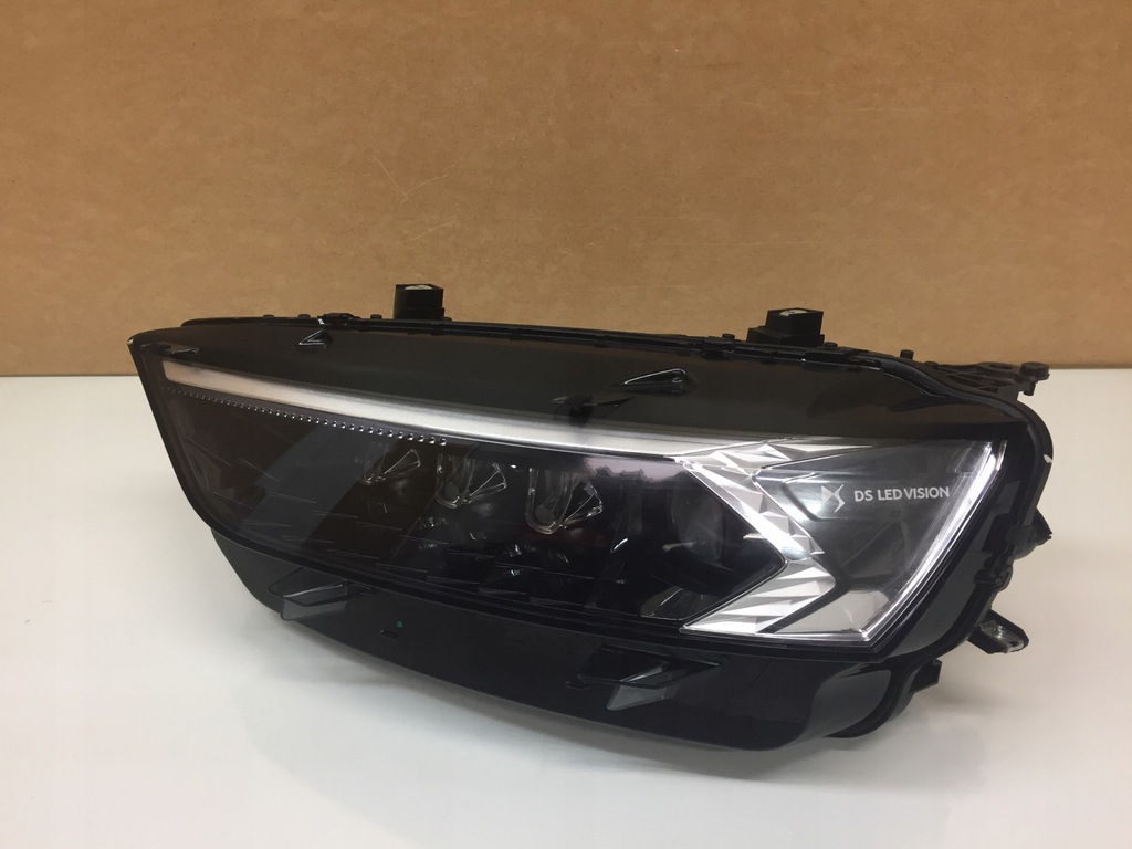 фото №1, Ds9 лампа левая фара левый europa