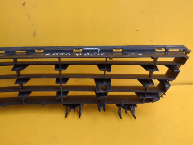 фото №6, Opel astra h iiii gtc решётка средняя бампера