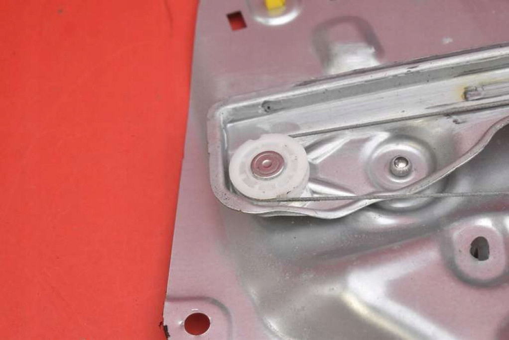 фото №6, Підйомник скло правий задня 81420-2y000 hyundai ix35 09-13