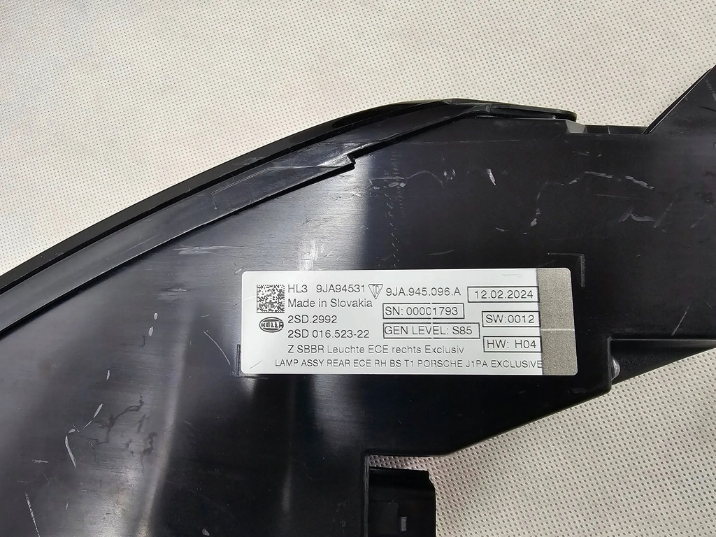фото №10, Porsche taycan 9j1 лампа задня задня права ліва накладка europa 9ja945082f