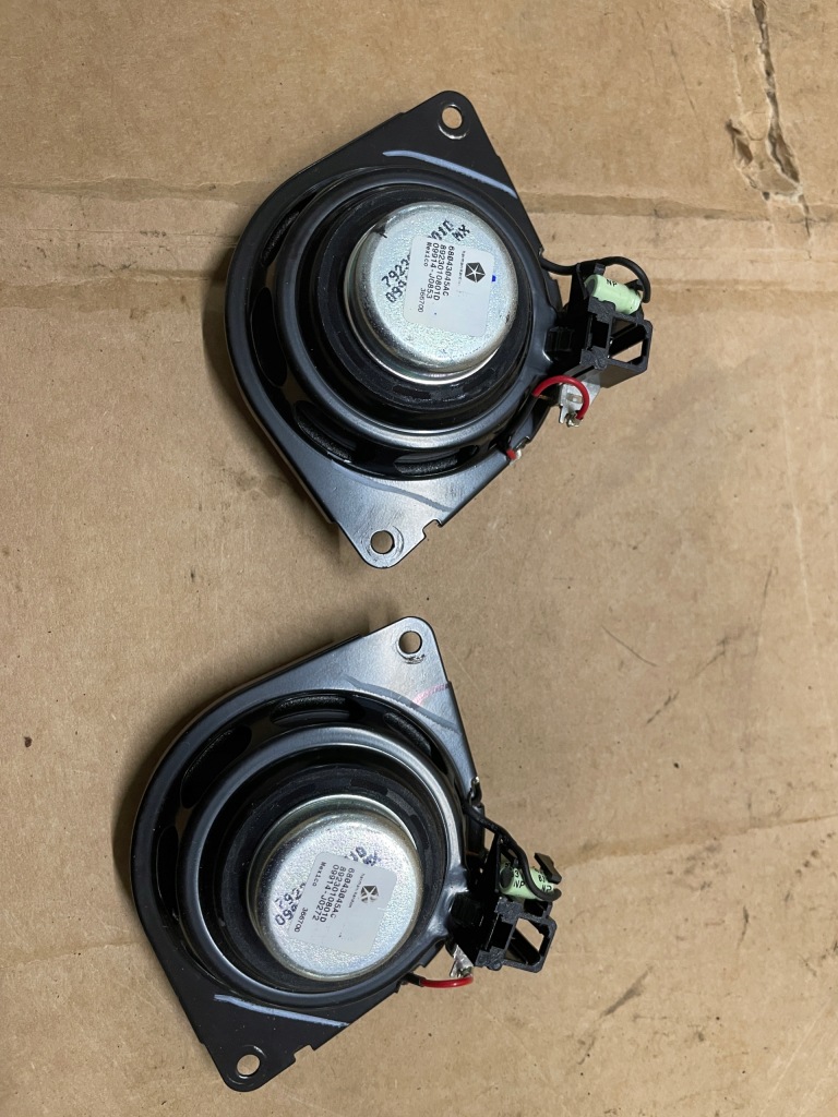 фото №1, Jeep grand cherokee wk2 lift динамик 68043045ac оригинал