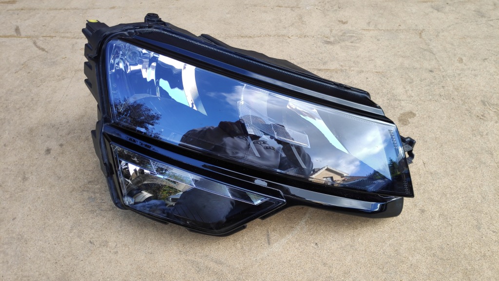 фото №1, Skoda karoq 17- лампа передня перед права