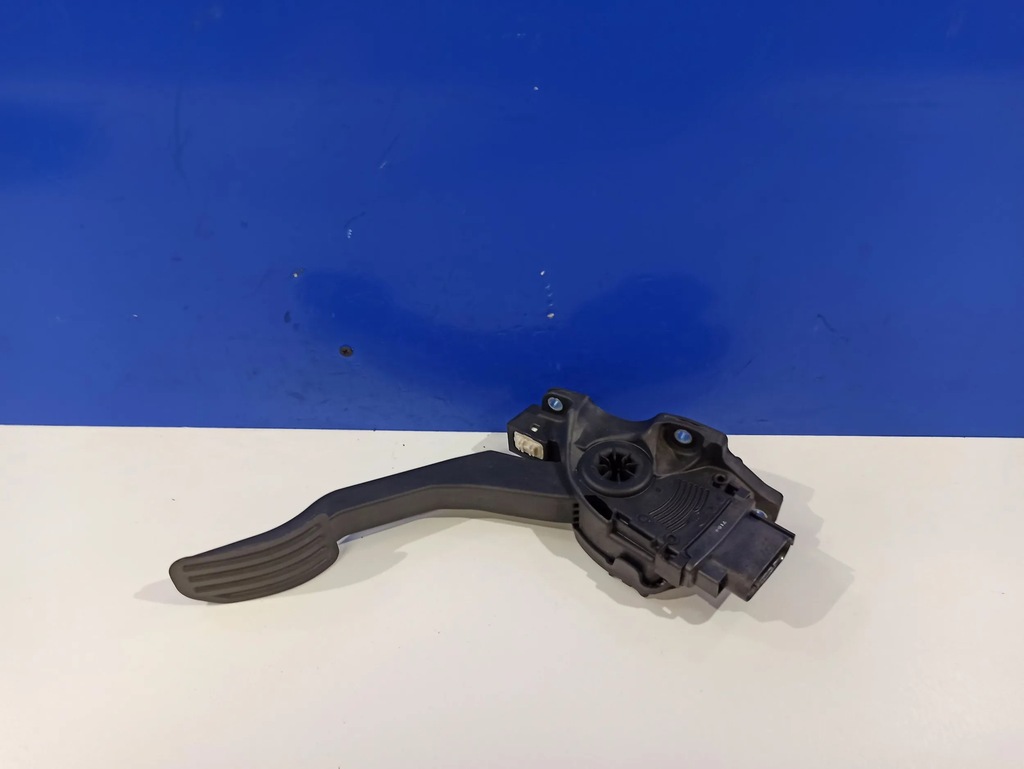 фото №1, Volvo s60 2015 педалі