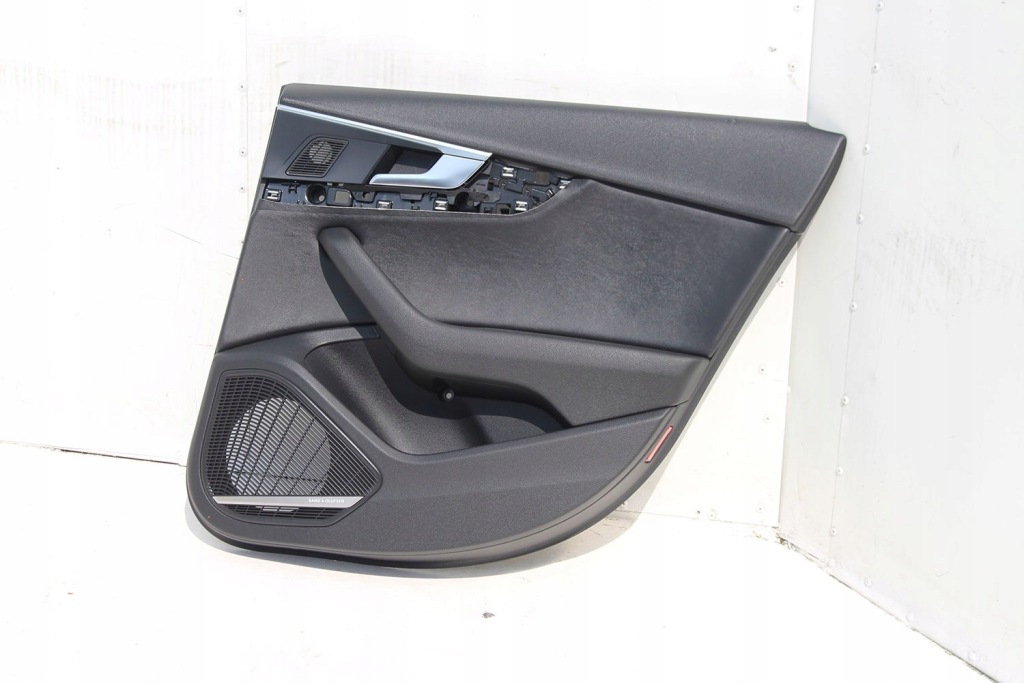 Audi a4 8w обшивка обшивки двері дверні оббивка 8w5 b9 шкіра чорні 8w186 Оригінал