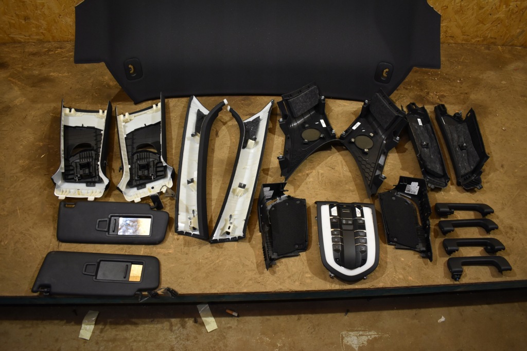 фото №4, Idealna kpl. стеля czarna стійки ручки лампа porsche macan 1