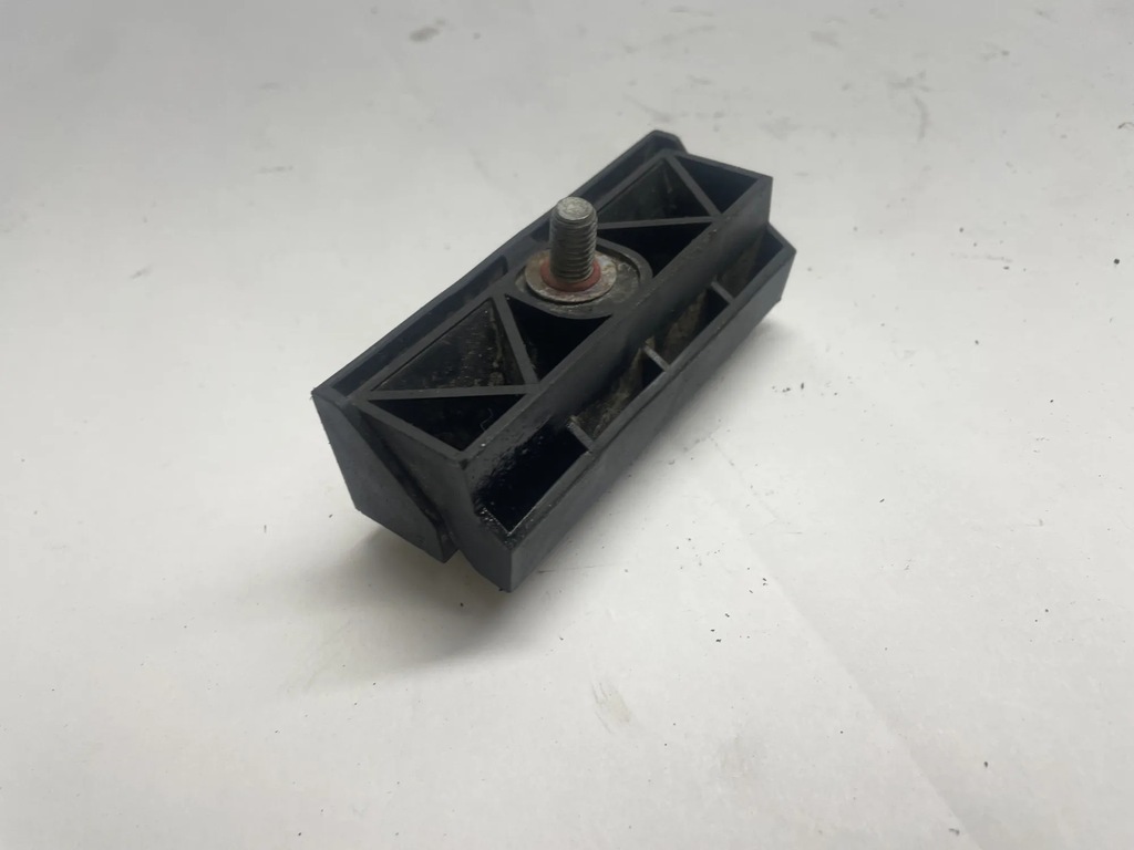 фото №8, Кронштейн акумулятор bmw 6 cabrio f12 61217592923 4.4l бензиновий 300kw 2012