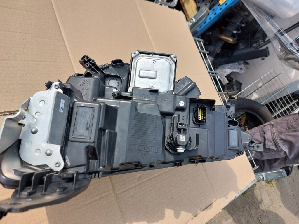 Фара правий перед renault megane iv рестайлінг Зі Шроту