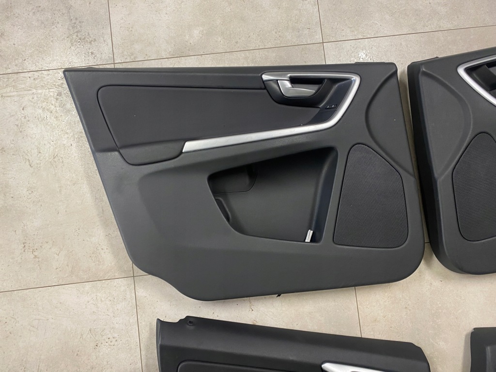 фото №2, Volvo xc60 обшивка оббивка двері комплект