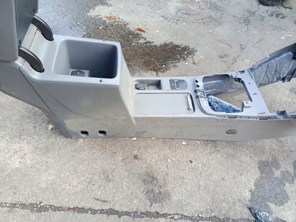 фото №7, Sharan 7n подлокотник туннель средний кожа