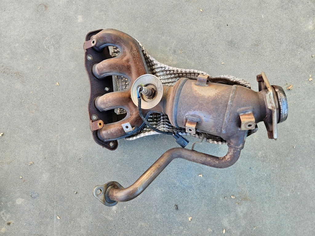 фото №1, Toyota prius iv катализатор