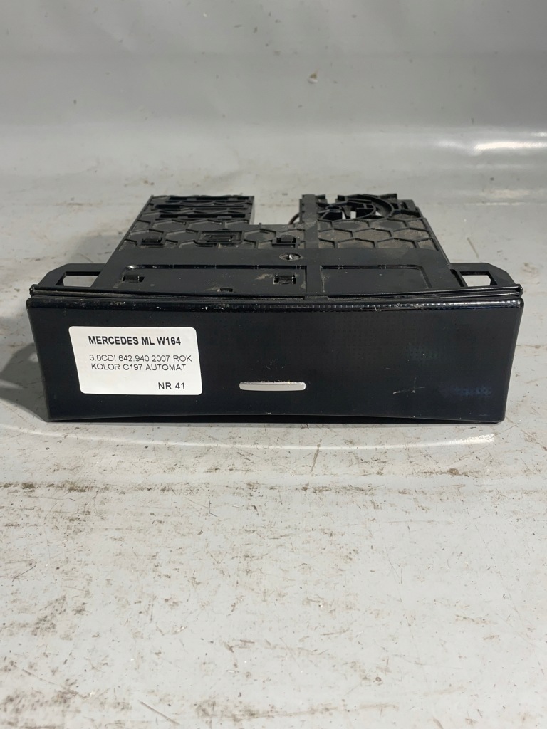 фото №1, Mercedes w164 бардачок пепельница a1648100030