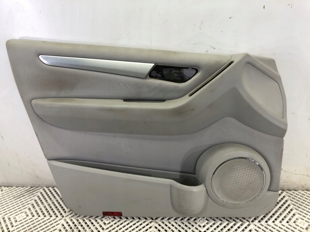 Купити Обшивка двері лівий перед mercedes w245 хетчбек 05-11 оббивка
