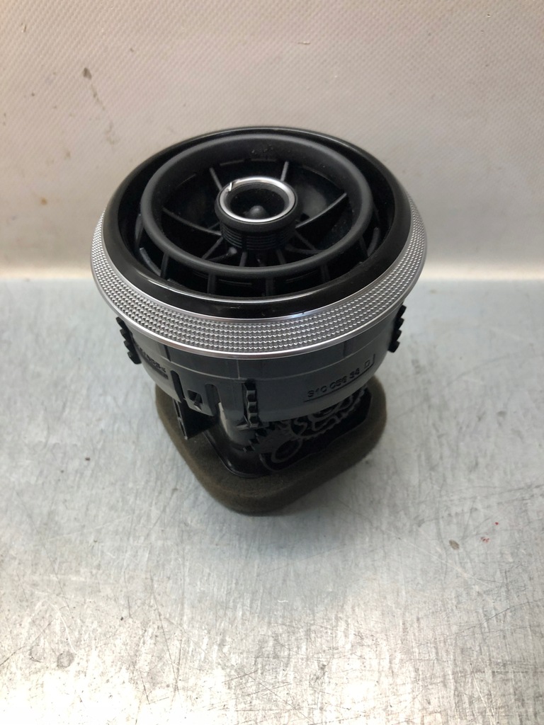 фото №1, Решётка обдув консоли audi оригинальный номер 8v0820901a