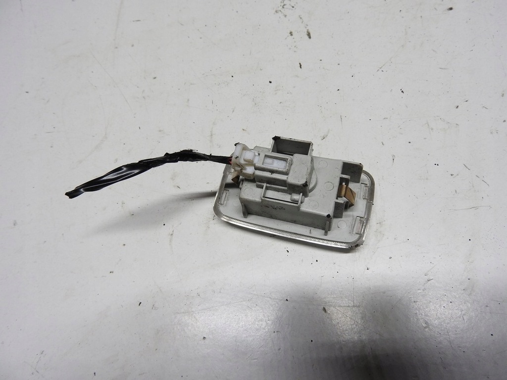 фото №10, Nissan x-trail t30 лампа освещение салона