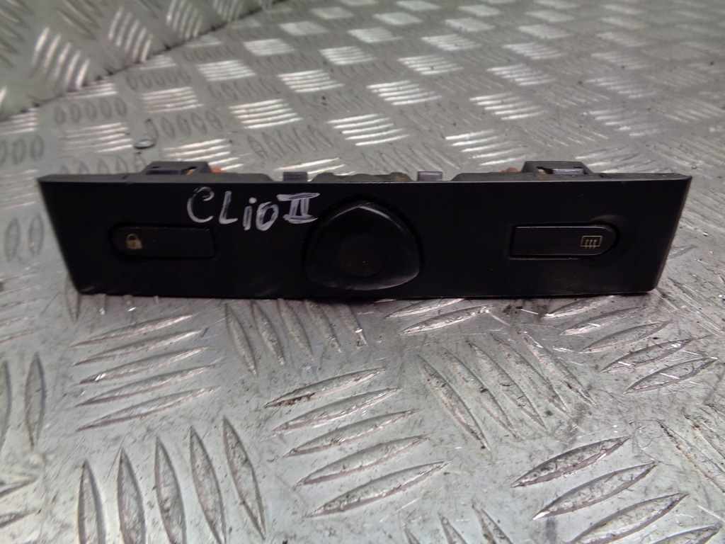 фото №1, Панель перемикачів renault clio ii 8200071224