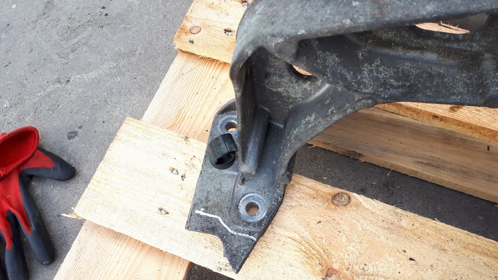 фото №6, A4 b8 балка кронштейн двигуна 8k0199521c a5 8t