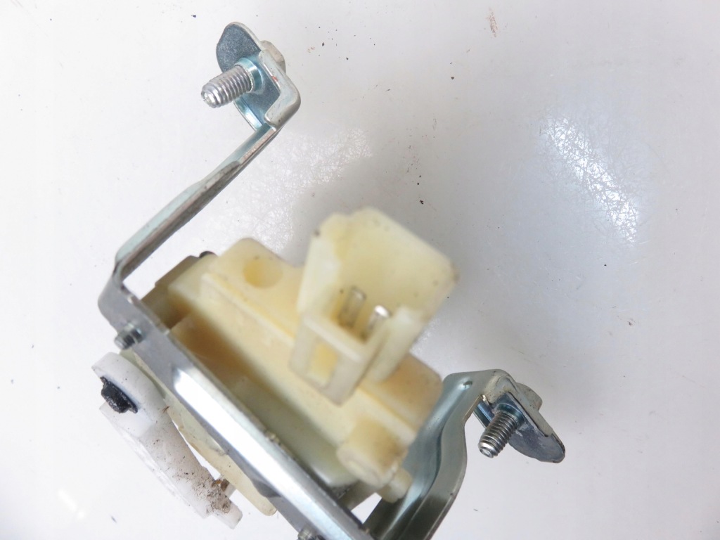 фото №4, Моторчик кришка пального toyota yaris ii p9