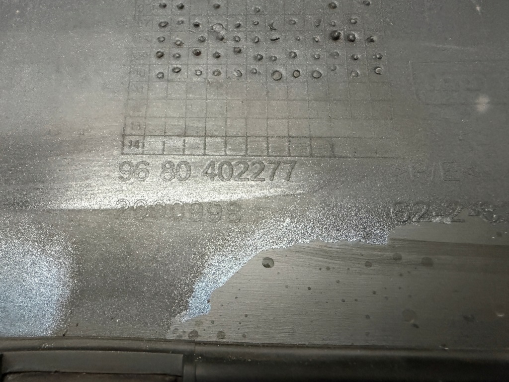 Бампер перед передний citroen c4 picasso 1 рестайлинг  led 9680402277 Цена