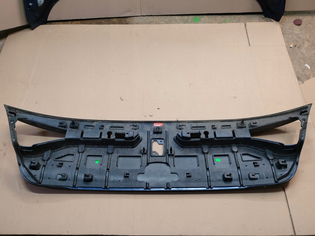 фото №2, Накладка кришки megane iv sedan rpr tylko монтаж