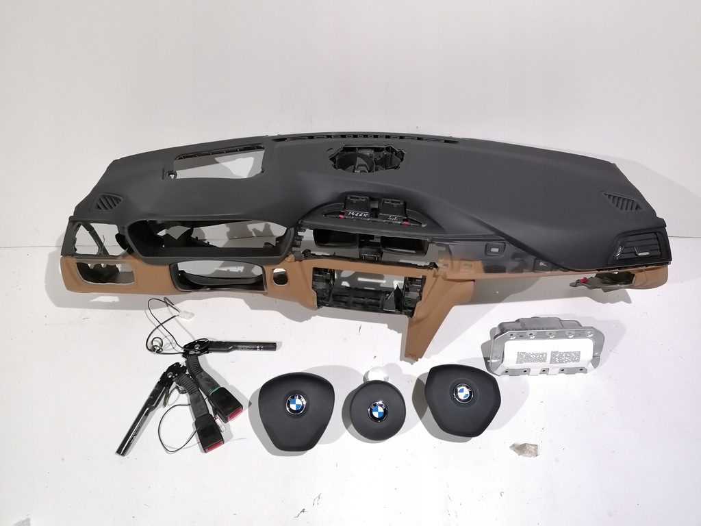 фото №1, Bmw 3 f30 f31 f34 панель приладів консоль подушка безпеки натягувачі
