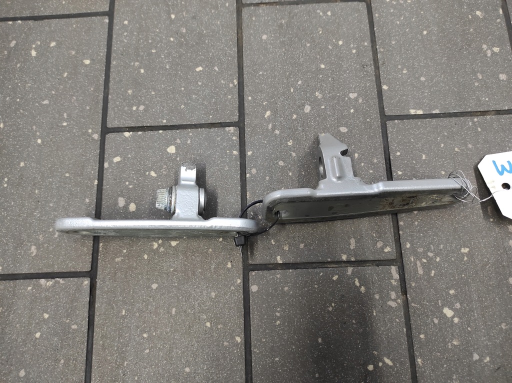 фото №4, Петлі двері права сторона mercedes w204 coupe