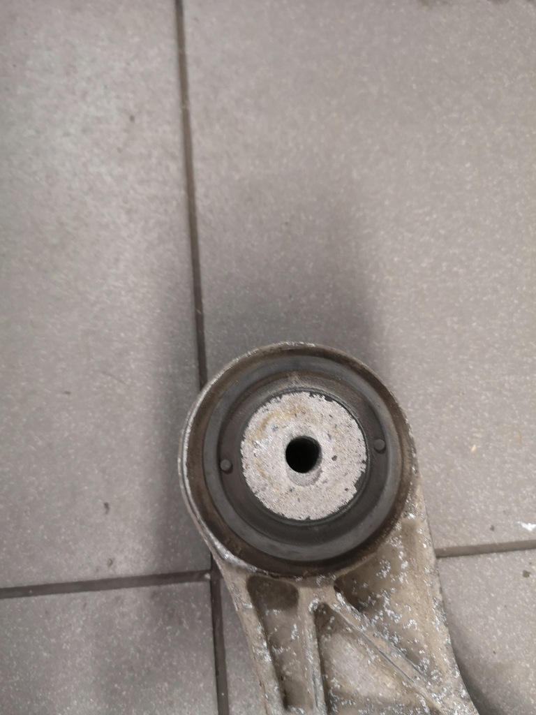 фото №6, Кронштейн опора мост vw phaeton 3.0 tdi 4e0599285