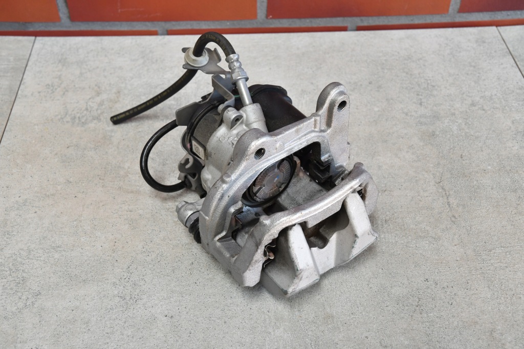 фото №5, Суппорт прижим левый задняя bmw x5 g05 x6 g06 x7 g07 220km