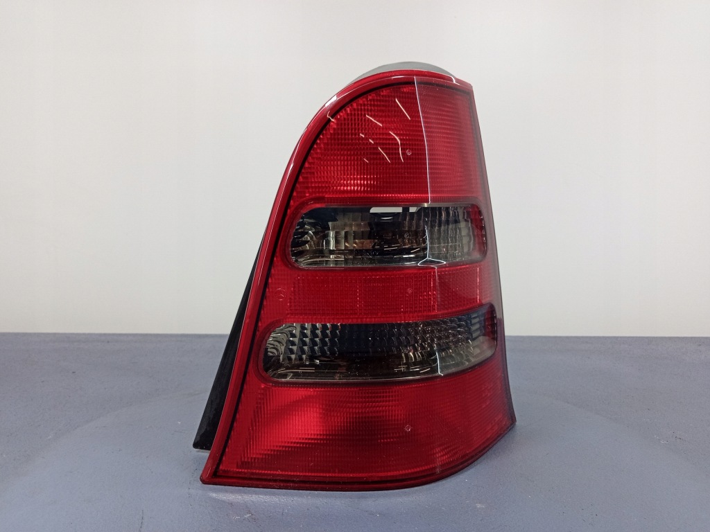 Купити Mercedes a w168 lift лампа задній права 1688203064