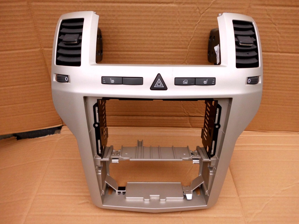 фото №1, Рамка радио opel zafira b 13100109 xx lift