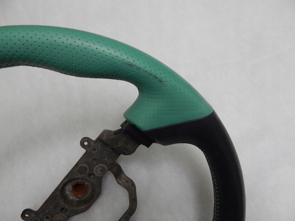 фото №9, Toyota yaris i przed liftem - повітропровід шкіра