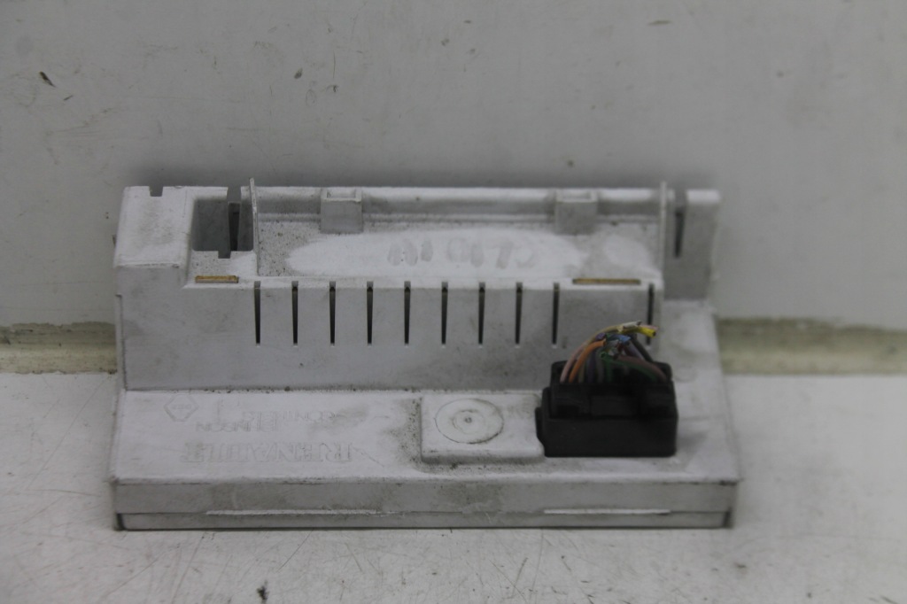 фото №2, Дисплей екран радіо годинник 8200755144a renault clio iii